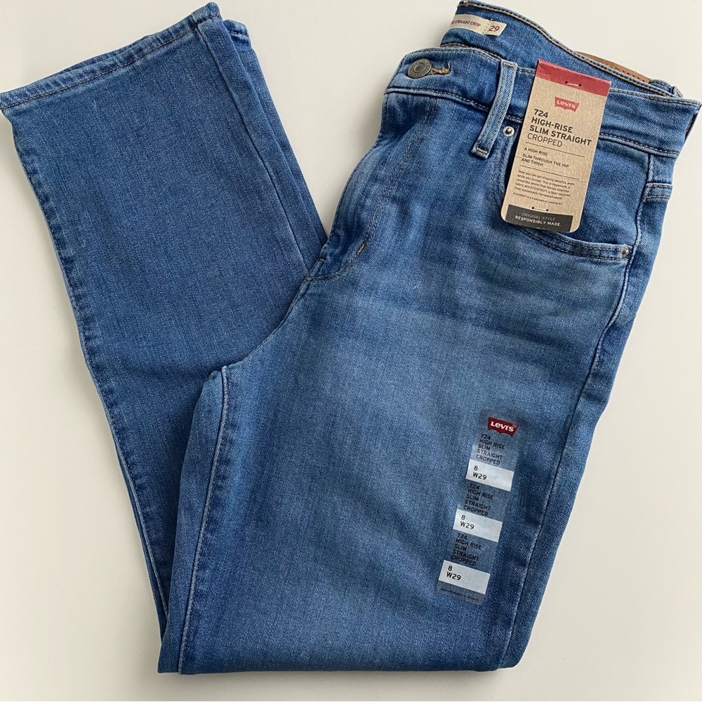 Women Levi’s 724 High Rise Slim Straight Crop Jeans - Medium Wash - Size 8